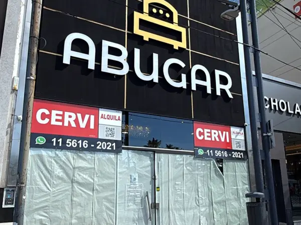 Local de 450 m² con doble altura, entrepiso y patio propio — foto 1